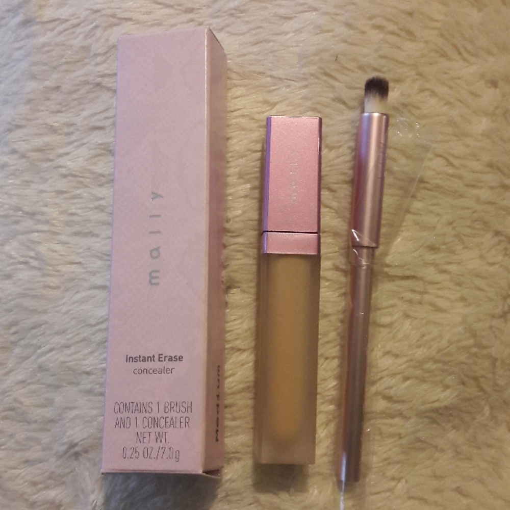Instant erase concealer